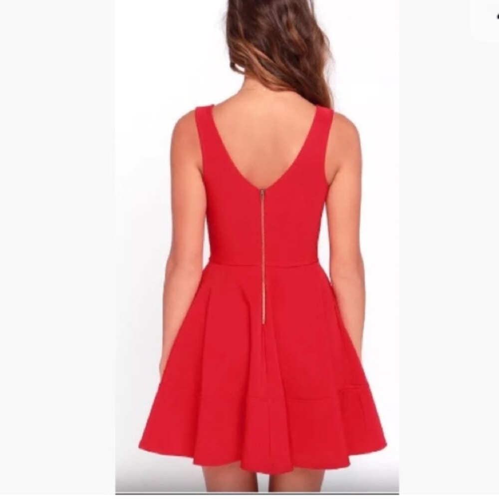 • Red lulu dress • - Picture 3 of 6